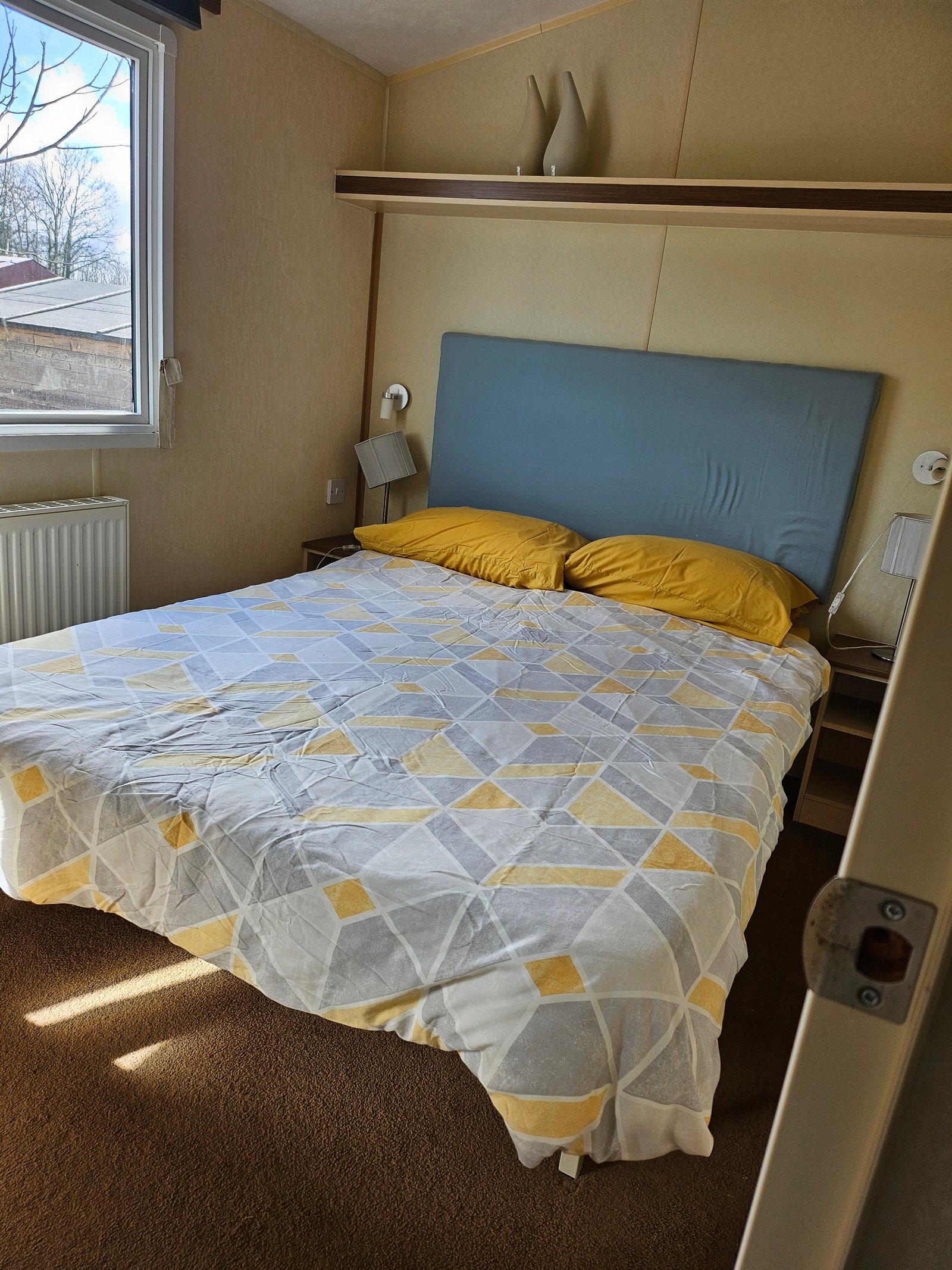 19 Main bedroom